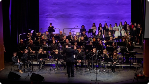 Božično novoletni koncert orkestrov, komornih skupin, pevskega zbora in solistov